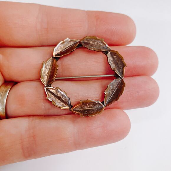 Vintage Signed Copper Bell Mid Century Leaf Wreath Brooch 1950s Round Pin USA - Picture 4 of 8
